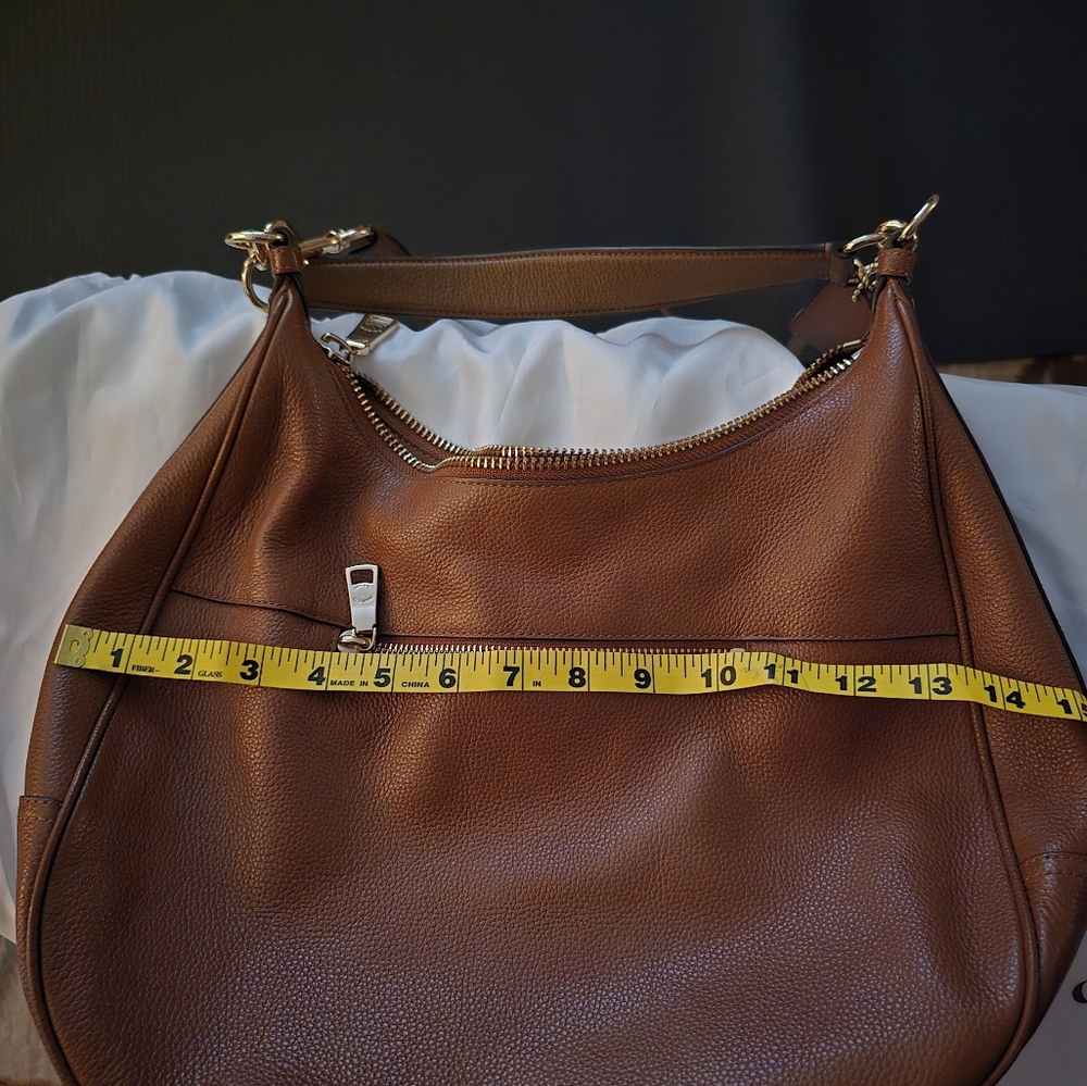 AUTHENTIC COACH LEATHER PURSE - Picture 3 of 3
